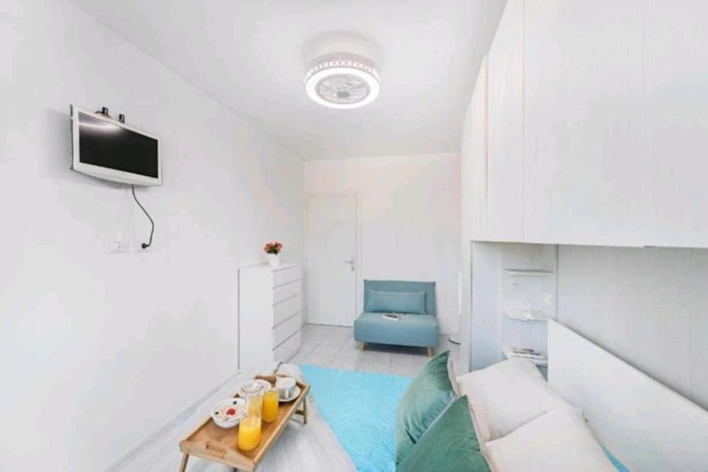 Blue, Relax Con Piscina E Garage Ferienhaus Sirmione